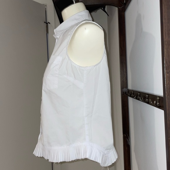 Bright White sleeveless button down blouse with hemline detail. - Picture 3 of 6